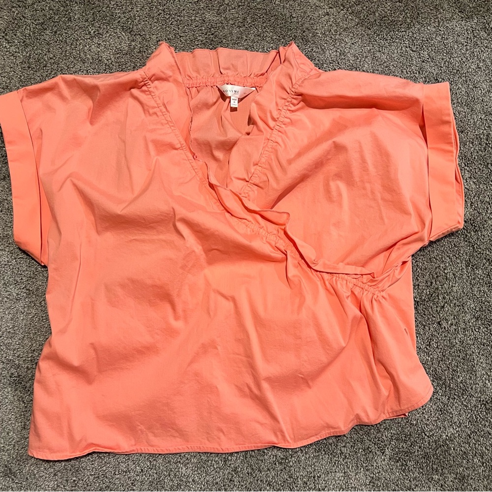 Spring Top!  Beautiful peach color.